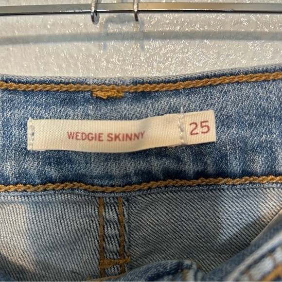 Levi's Wedgie Skinny High Rise Button Fly Jeans - Picture 7 of 9